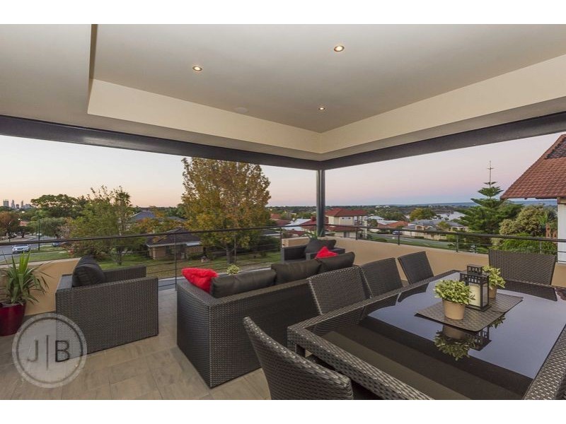 23B Howard Parade, Salter Point WA 6152