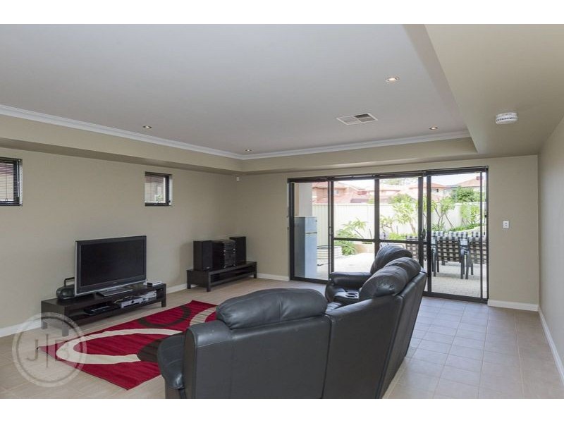 23B Howard Parade, Salter Point WA 6152