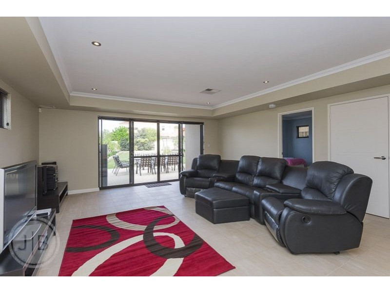 23B Howard Parade, Salter Point WA 6152