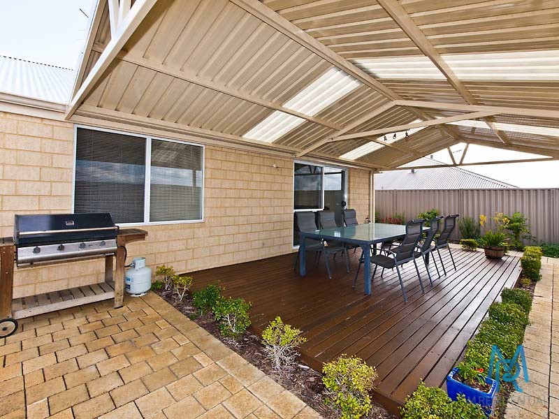 20 Wicklow Circle, Darch WA 6065