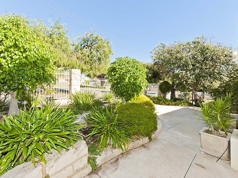 24 Salisbury Avenue, South Perth WA 6151