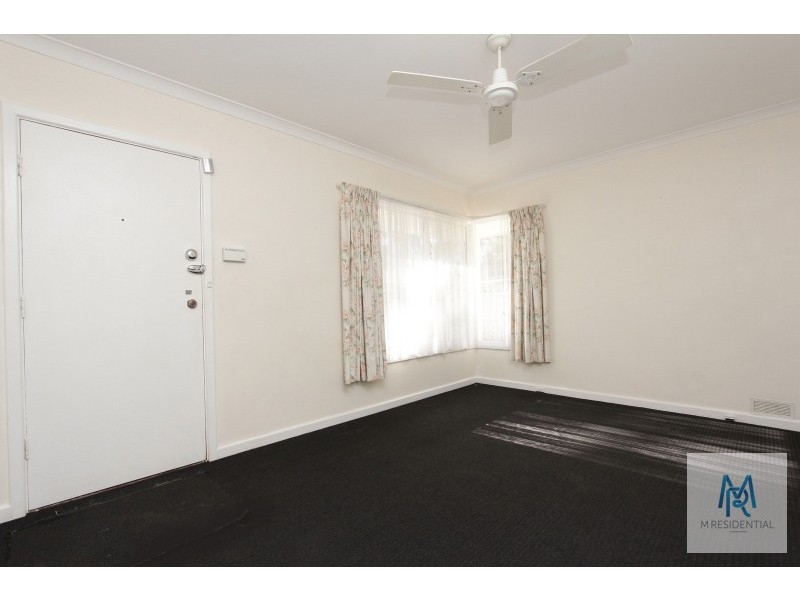 15 Broadley Place, Gosnells WA 6110