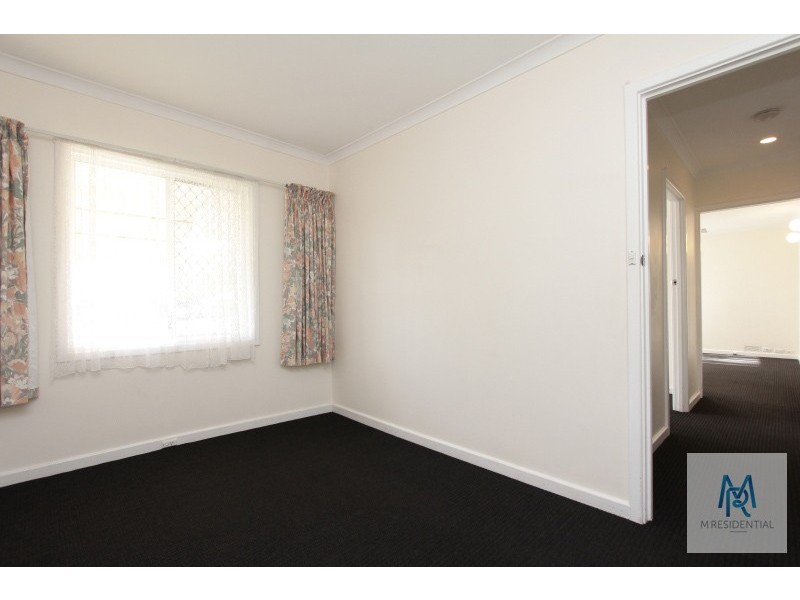 15 Broadley Place, Gosnells WA 6110