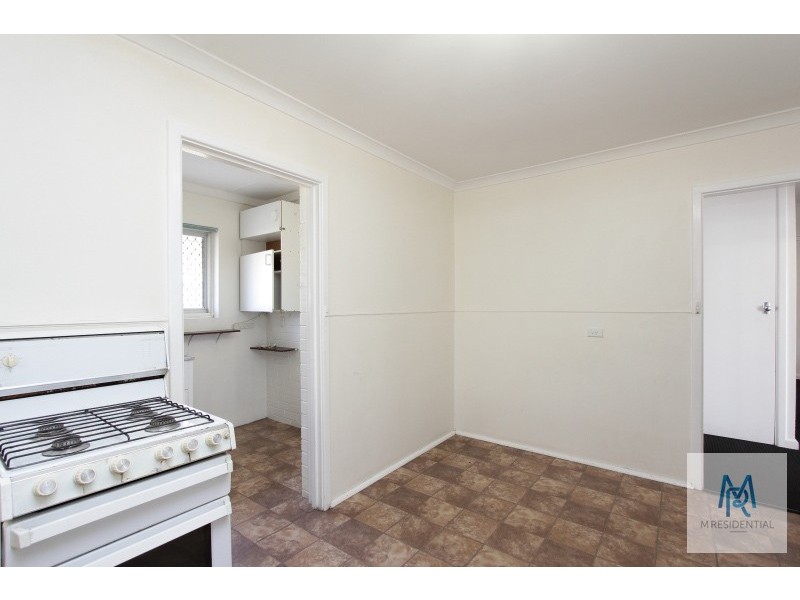 15 Broadley Place, Gosnells WA 6110