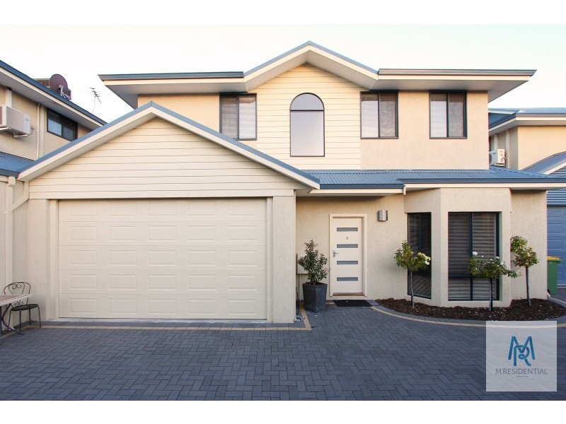 2/4 Pearl Road, Cloverdale WA 6105