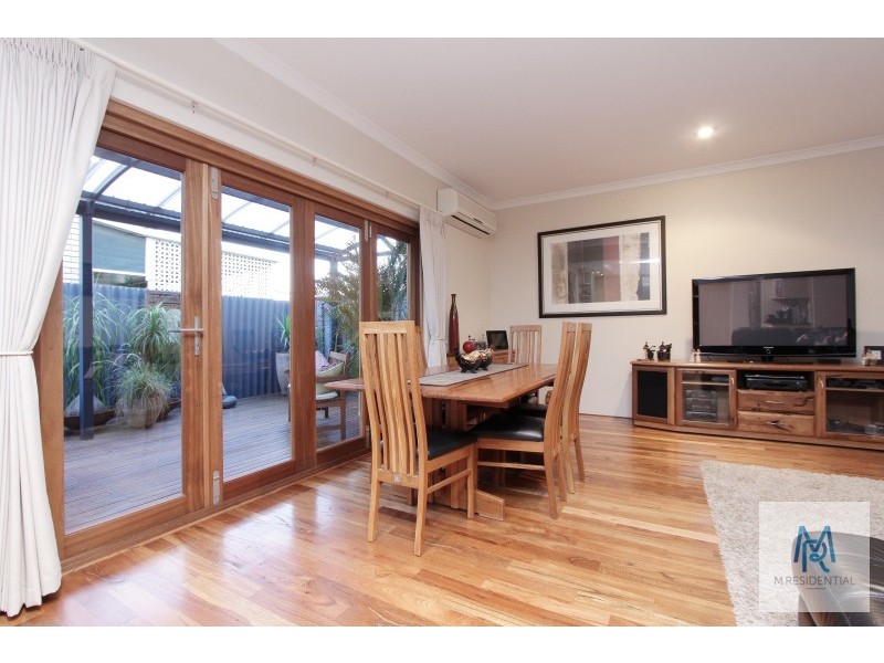 2/4 Pearl Road, Cloverdale WA 6105