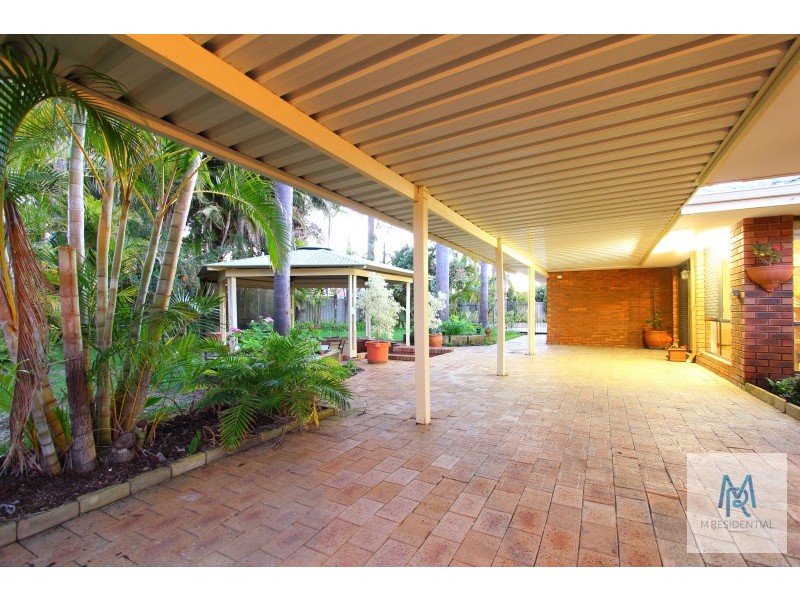 15 Charnley Close, Gosnells WA 6110