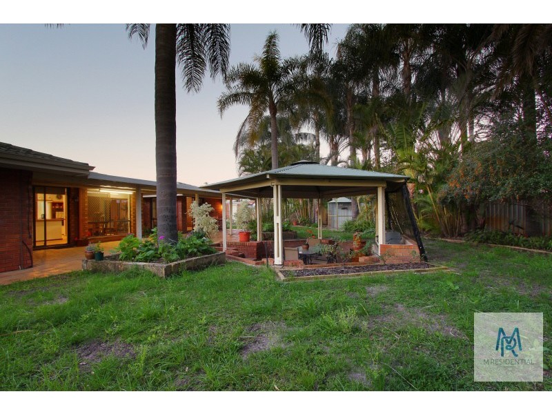 15 Charnley Close, Gosnells WA 6110