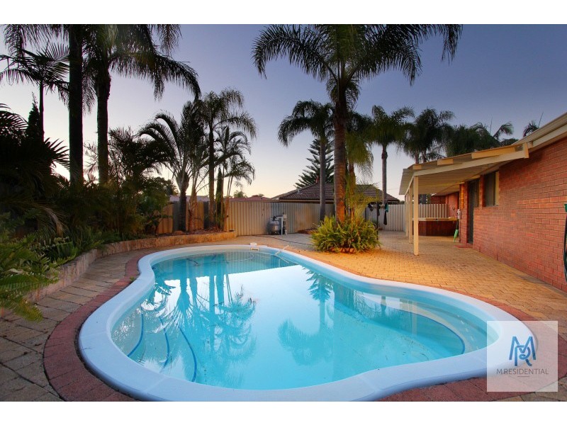 15 Charnley Close, Gosnells WA 6110