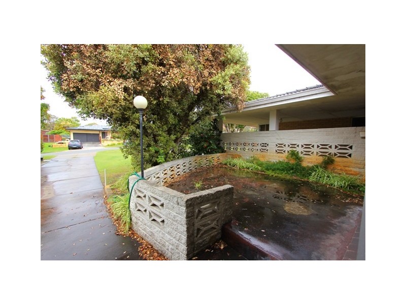 4 Rankin Way, Booragoon WA 6154