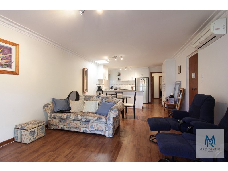 4 Rankin Way, Booragoon WA 6154