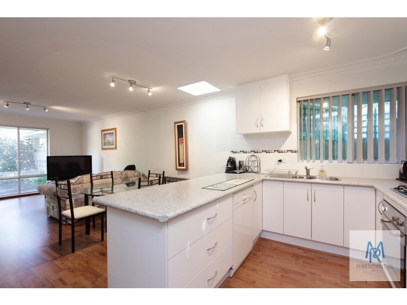 4 Rankin Way, Booragoon WA 6154