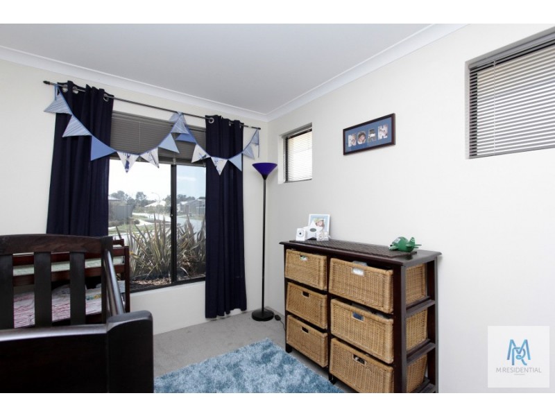 7 Hillhouse Way, Piara Waters WA 6112