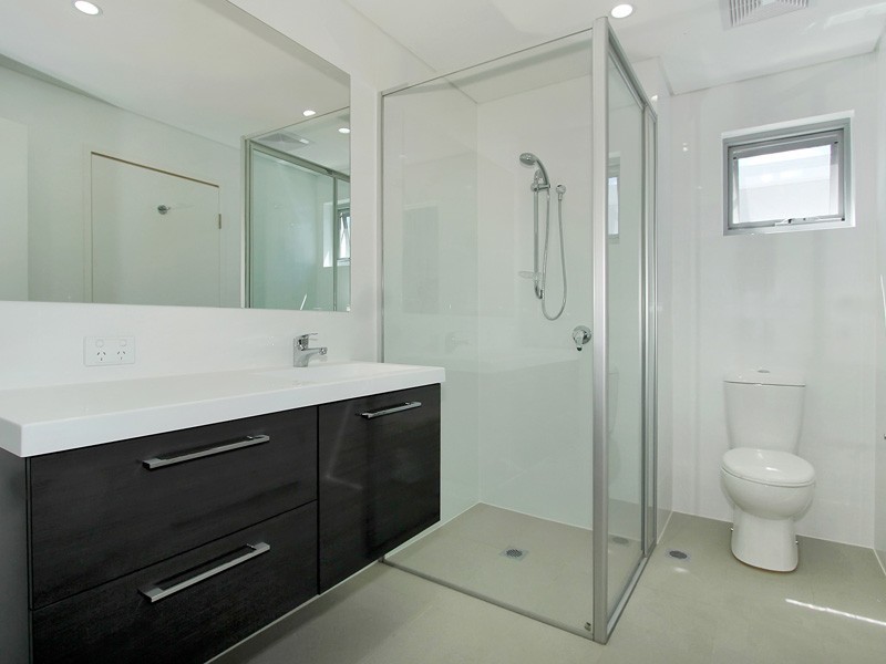 10/2 Downey Drive, Como WA 6152