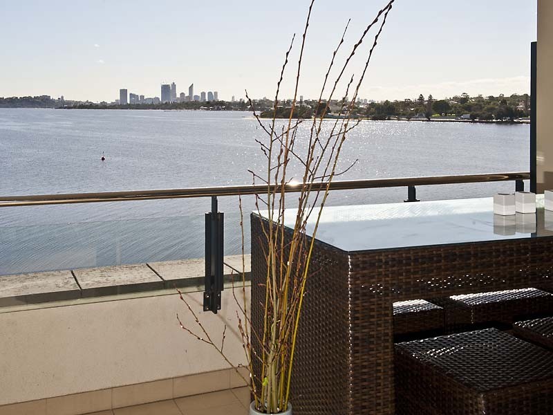 N403/70 Canning Beach Road, Applecross WA 6153