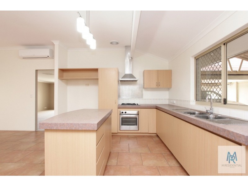 6 Nectarine Way, Forrestfield WA 6058