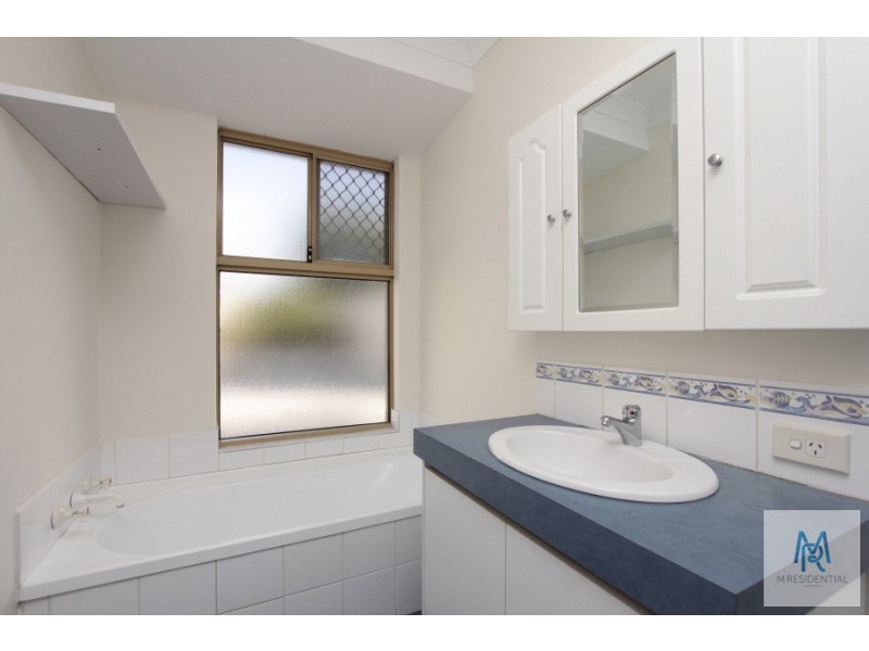 6 Nectarine Way, Forrestfield WA 6058