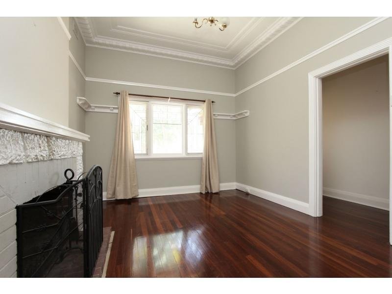 4 Broad Street, Kensington WA 6151