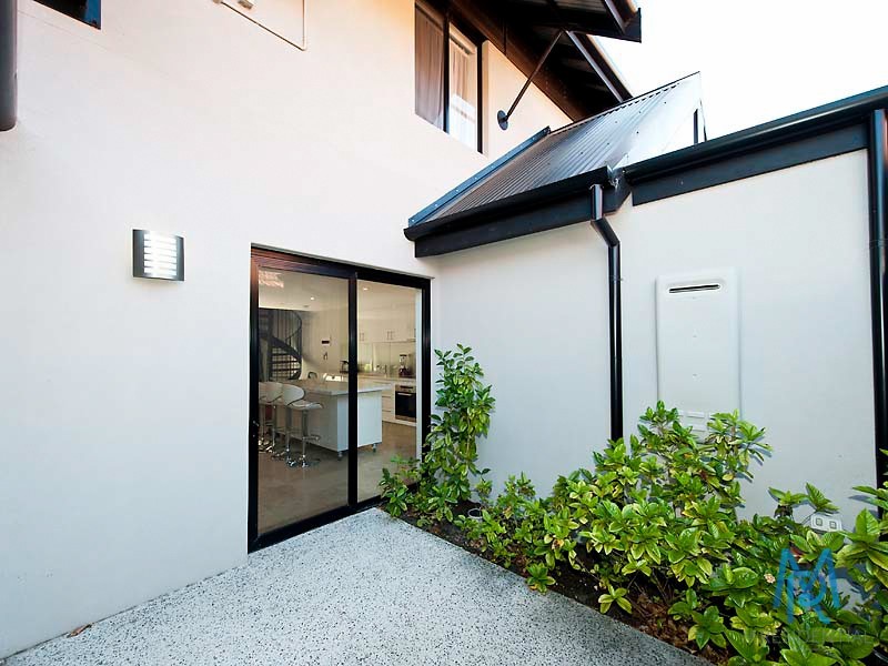 2/6 Brookside Avenue, South Perth WA 6151