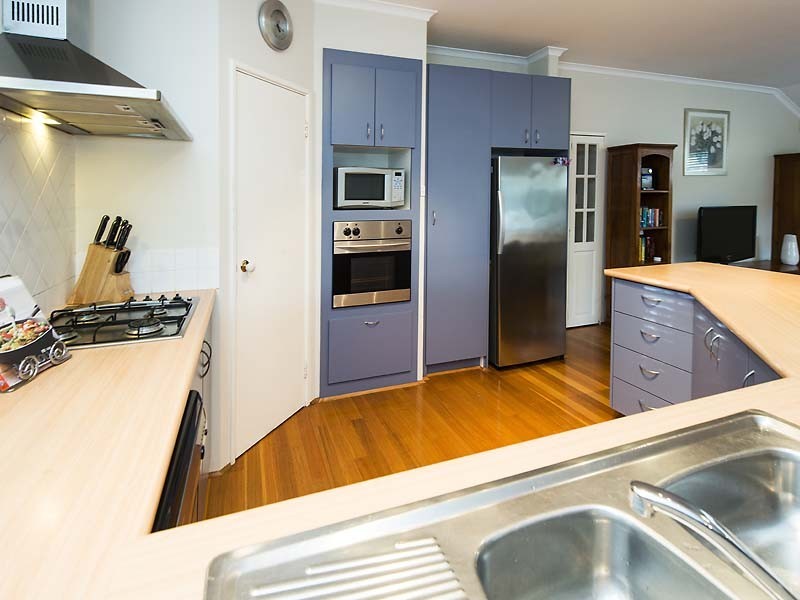 39 Gwenyfred Road, Kensington WA 6151