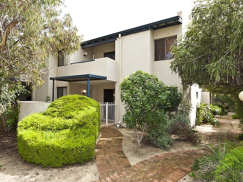 3/4 Manning Terrace, South Perth WA 6151