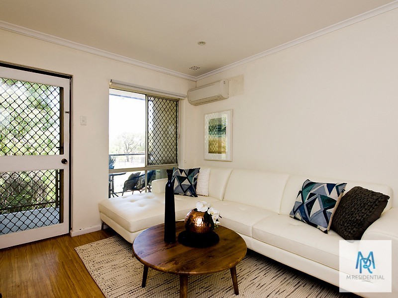 21/4 Comer Street, Como WA 6152