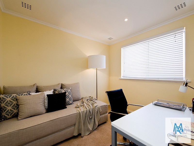 21/4 Comer Street, Como WA 6152