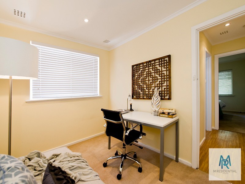 21/4 Comer Street, Como WA 6152