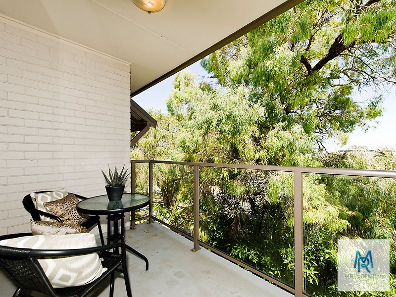 21/4 Comer Street, Como WA 6152