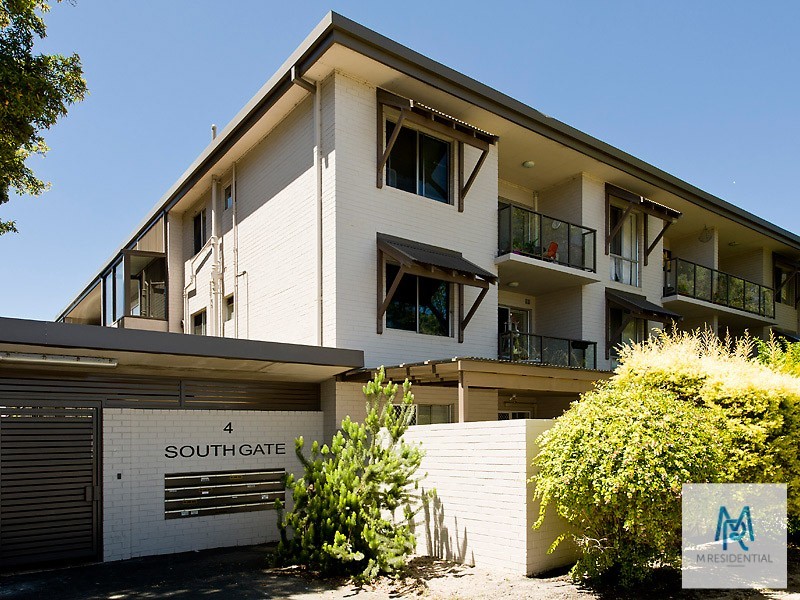 21/4 Comer Street, Como WA 6152