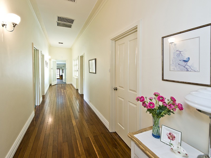 69 Hobbs Ave, Como WA 6152