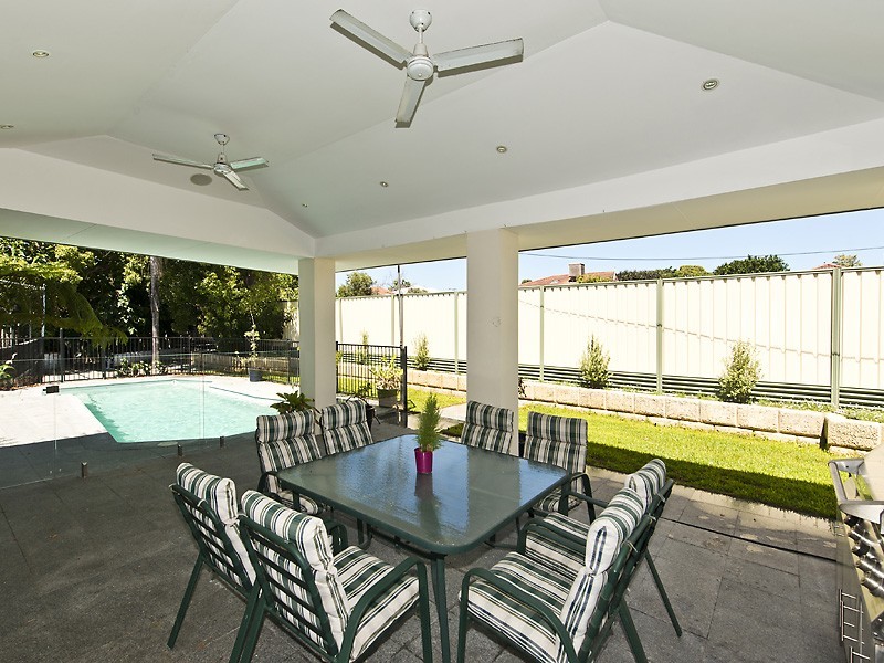 69 Hobbs Ave, Como WA 6152