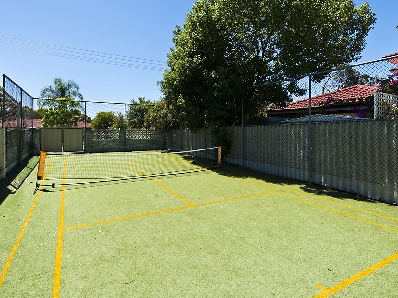 69 Hobbs Ave, Como WA 6152