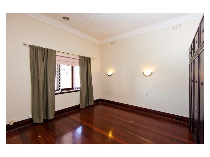 28 Sixth Avenue, Kensington WA 6151