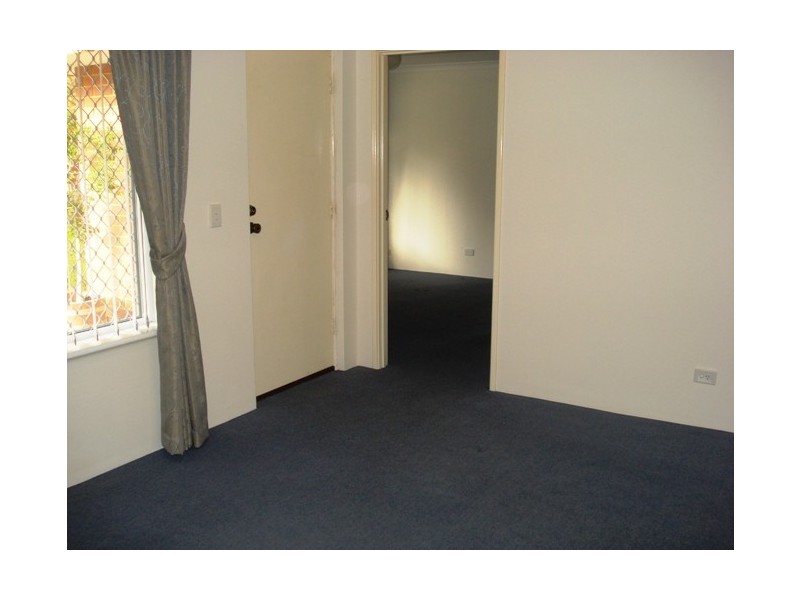 2/61 Hobbs Avenue, Como WA 6152