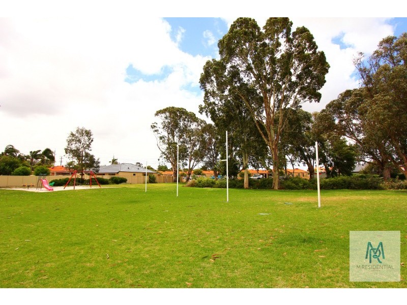 6/4-12 Ayer Road, Queens Park WA 6107