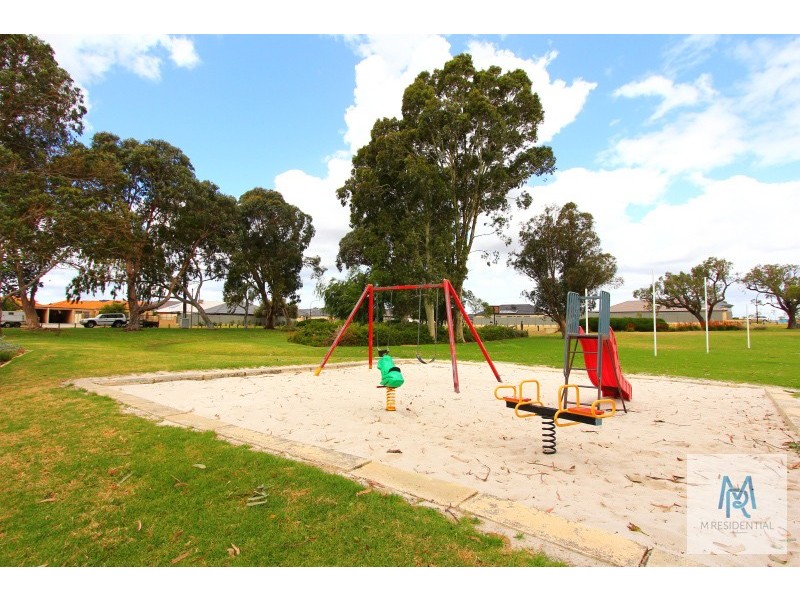 6/4-12 Ayer Road, Queens Park WA 6107