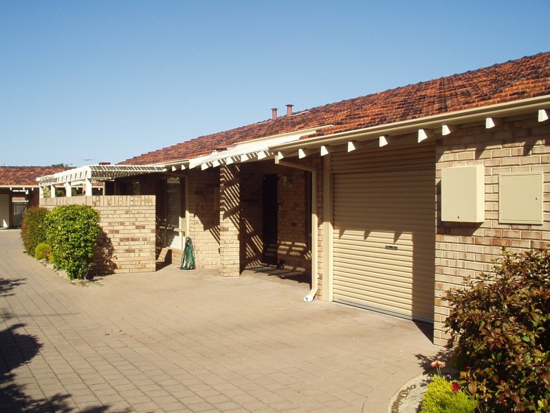 2/24 Strickland Street, South Perth WA 6151