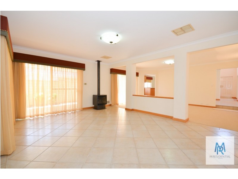 98 Corinthian Road West, Shelley WA 6148