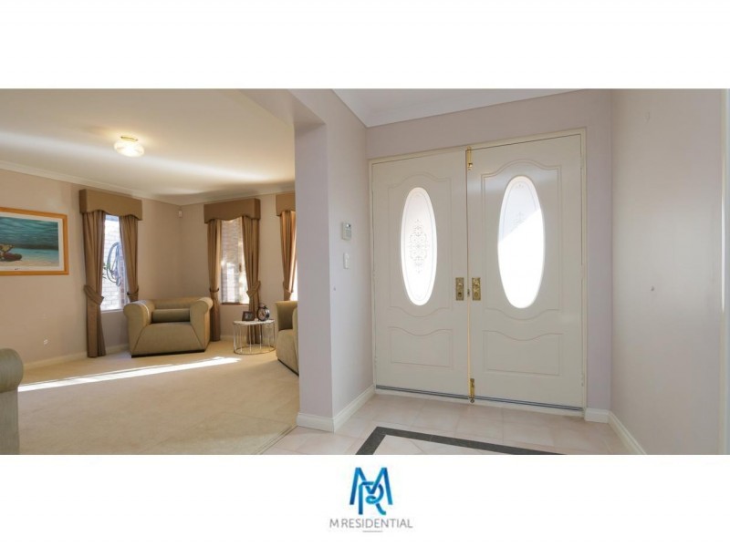 9 Hogg Avenue, Salter Point WA 6152