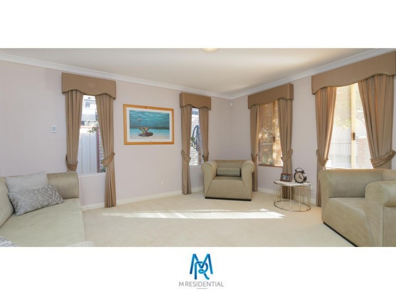 9 Hogg Avenue, Salter Point WA 6152