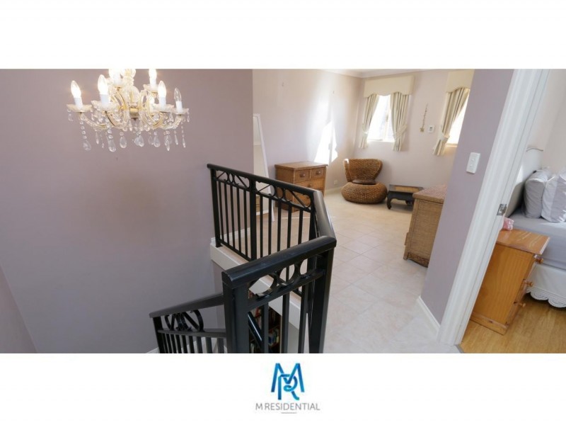 9 Hogg Avenue, Salter Point WA 6152