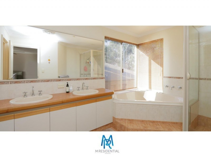 9 Hogg Avenue, Salter Point WA 6152