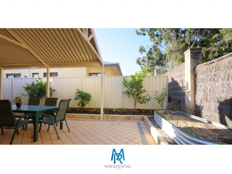 9 Hogg Avenue, Salter Point WA 6152