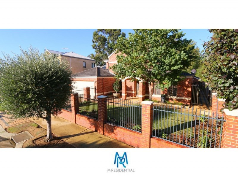 9 Hogg Avenue, Salter Point WA 6152