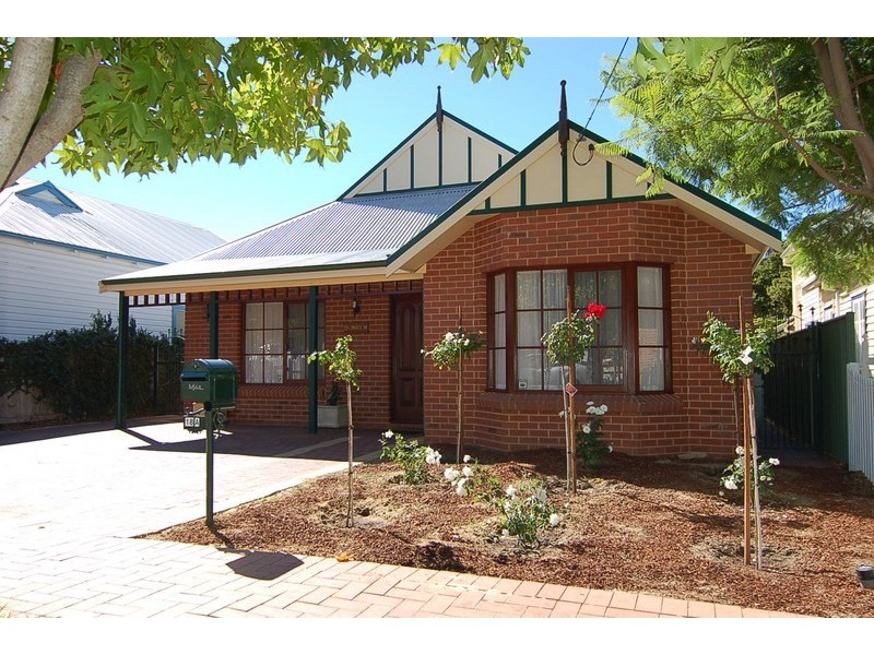 18A Station Street, Guildford WA 6055