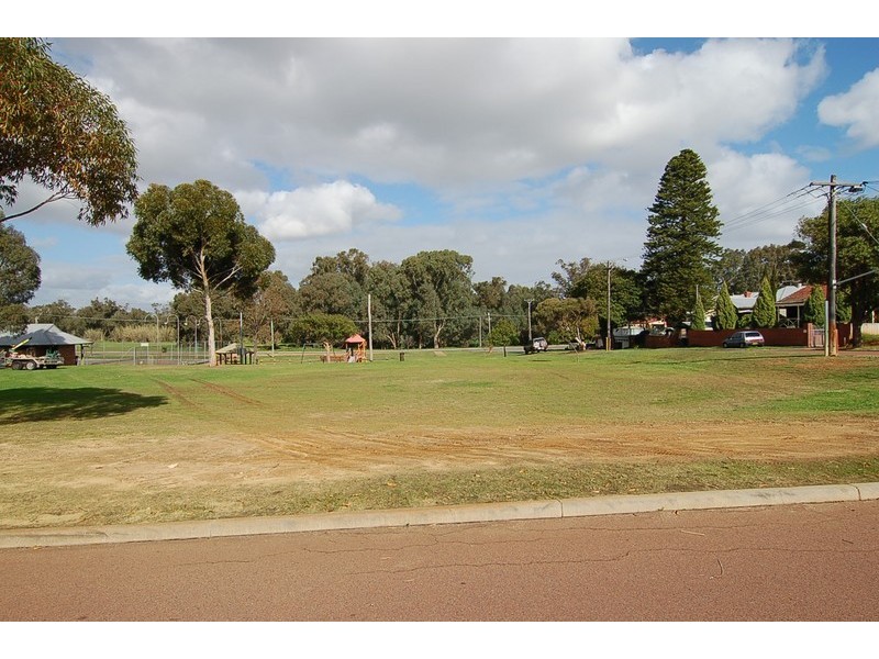 15 Johnson Avenue, Guildford WA 6055