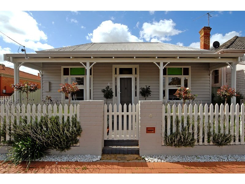 4 Bertie Street, Guildford WA 6055