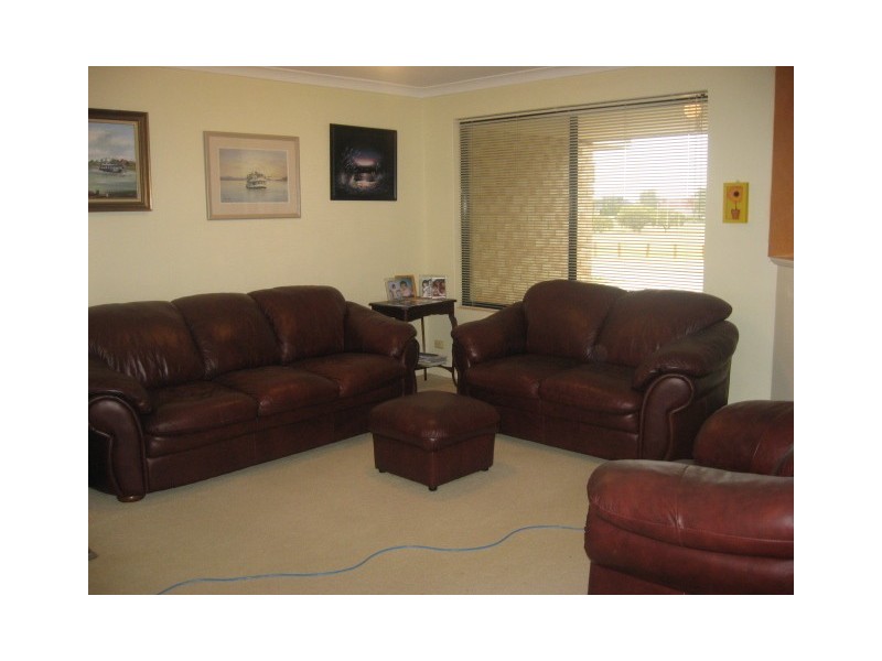 39 Coonawarra Drive, Caversham WA 6055