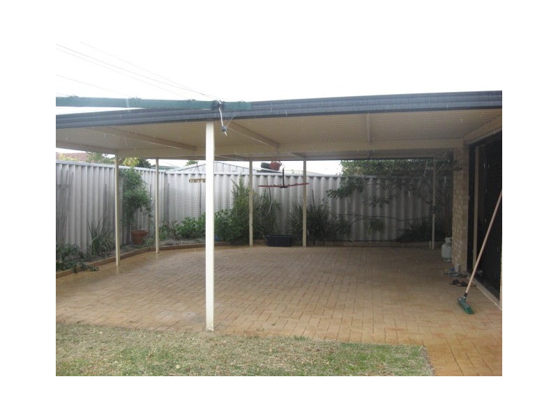 39 Coonawarra Drive, Caversham WA 6055